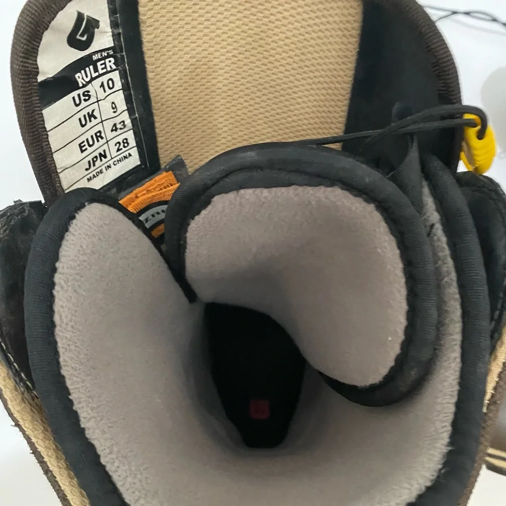 Burton Snowboard Boots, 10 - Picture 7 of 11